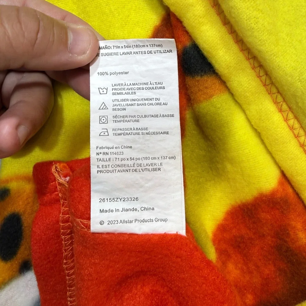 Cheetos Flamin Hot Snuggie Blanket Fleece‎ Chester Cheetah Lounge Wear